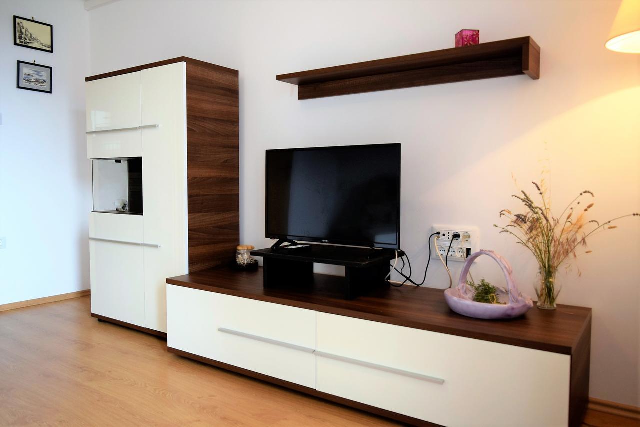 Sunnyy Beacch Apartments Banjol Bagian luar foto