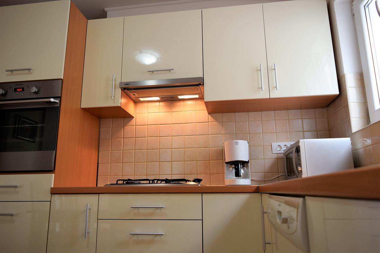 Sunnyy Beacch Apartments Banjol Bagian luar foto